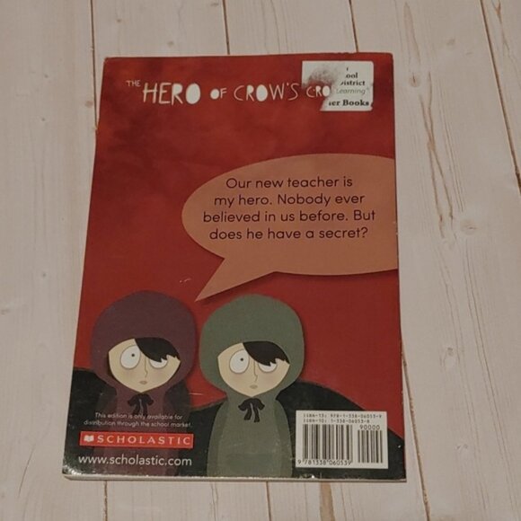 3/$13 The Hero Of Crow's Crossing By Anne Schraff Scholastic Children Book - Picture 3 of 3